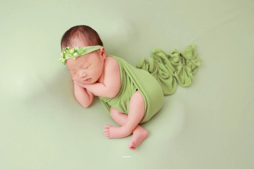 德宏八个月宝宝老是使劲